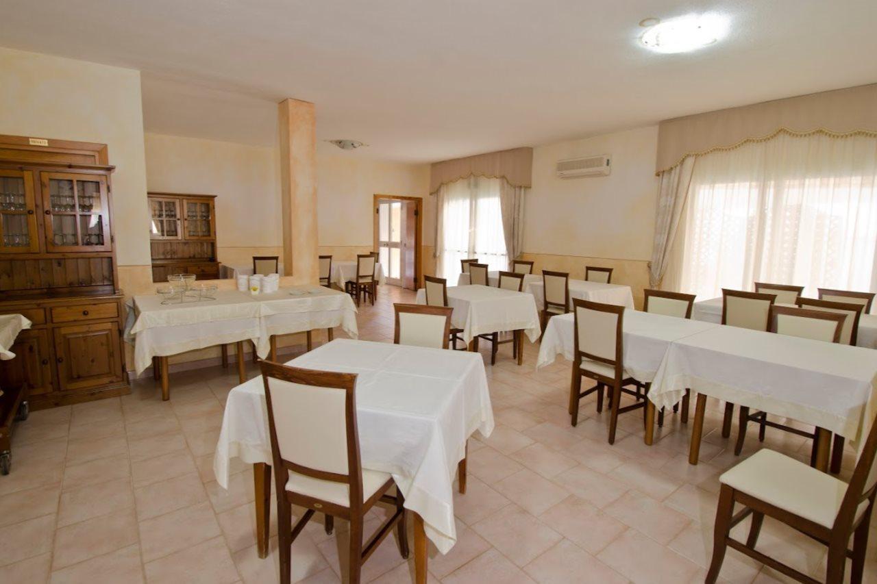 A.I.R. Hotel Gabbiano Isola Rossa  Exterior photo