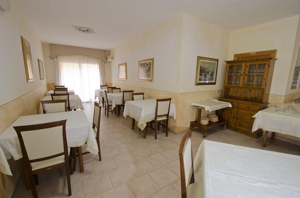 A.I.R. Hotel Gabbiano Isola Rossa  Exterior photo