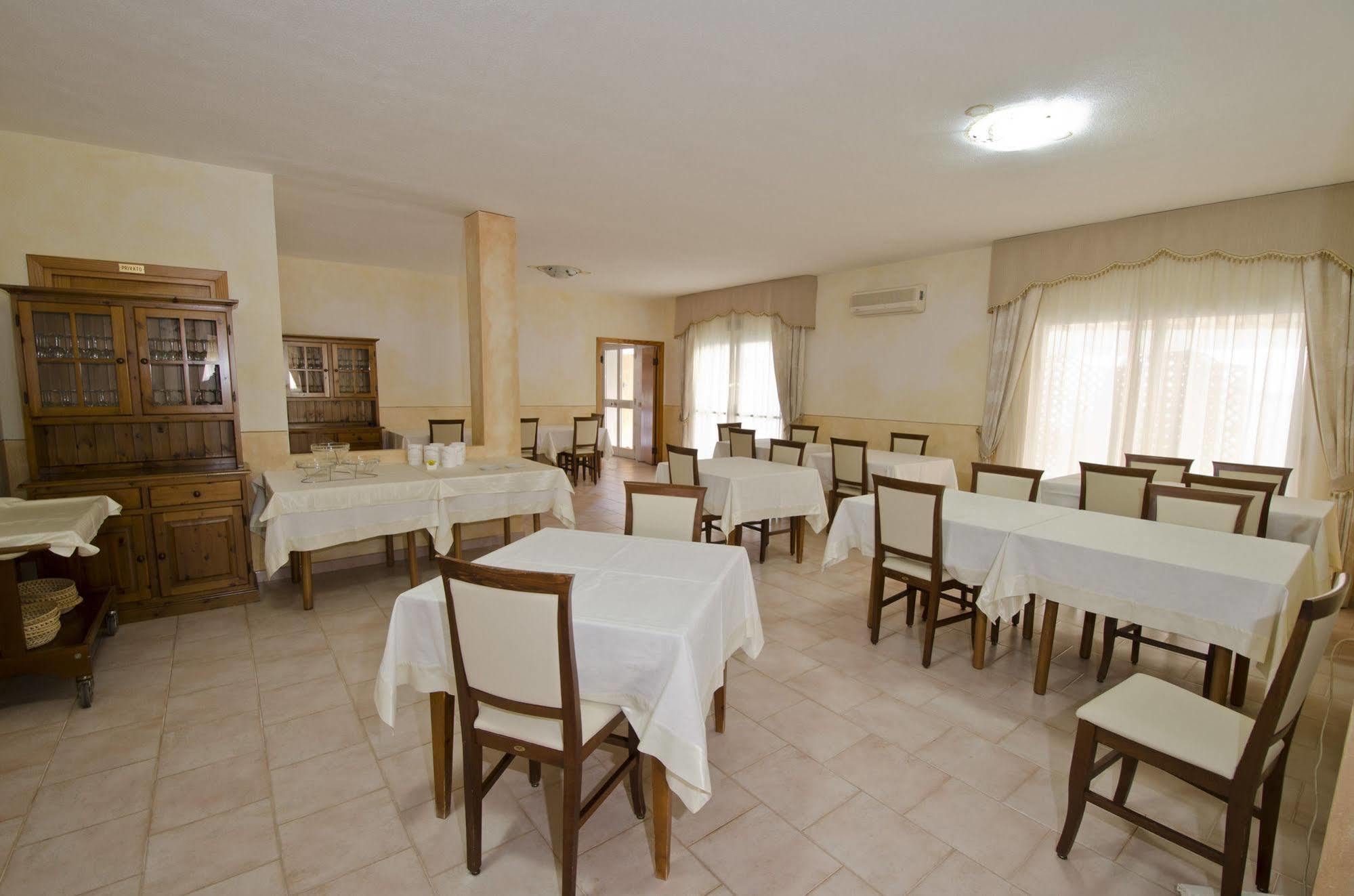 A.I.R. Hotel Gabbiano Isola Rossa  Exterior photo